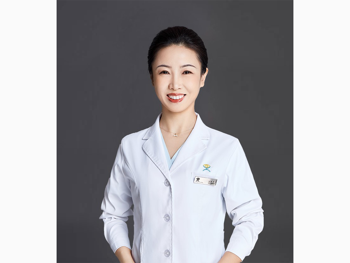 高玮：双认证屈光手术专家 奕鸣眼科院长