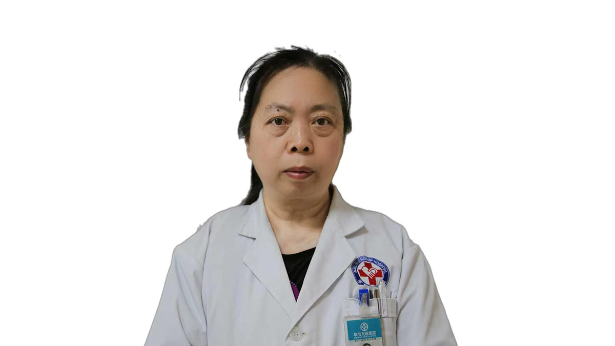 杨明芳 内科主任 主治医师 —— 深耕内科临床近35年 专注基层医疗健康服务