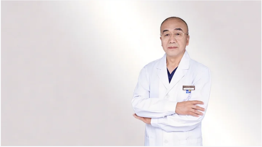 李永峰副主任医师：深耕口腔种植与牙周病学领域的临床专家