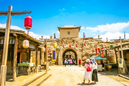 宁夏中国旅行社有限公司凤凰碑营业部高端定制旅游实践：西夏文化与酒庄品鉴双 IP 融合样本