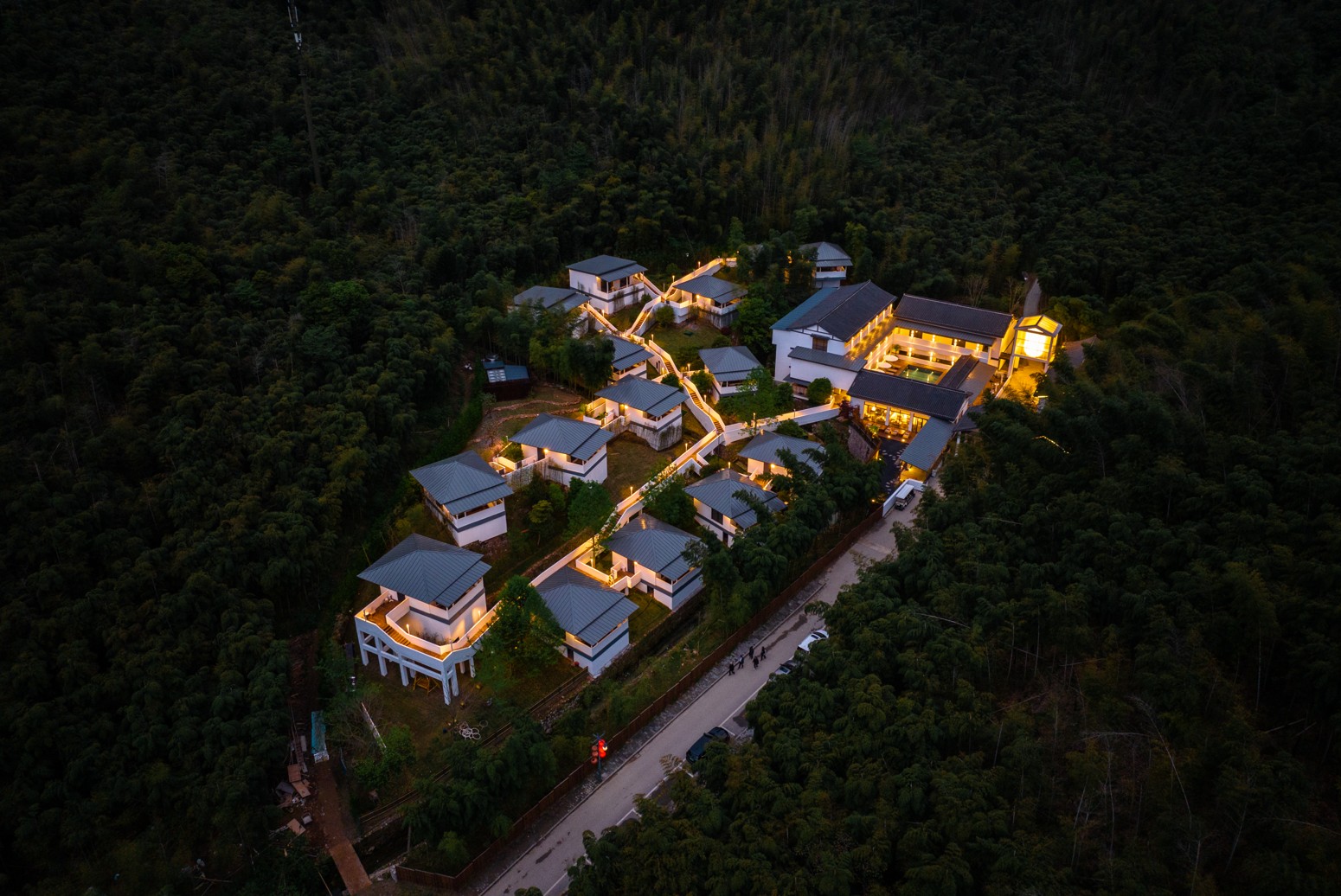 仟那观山酒店 —— 景区中式度假