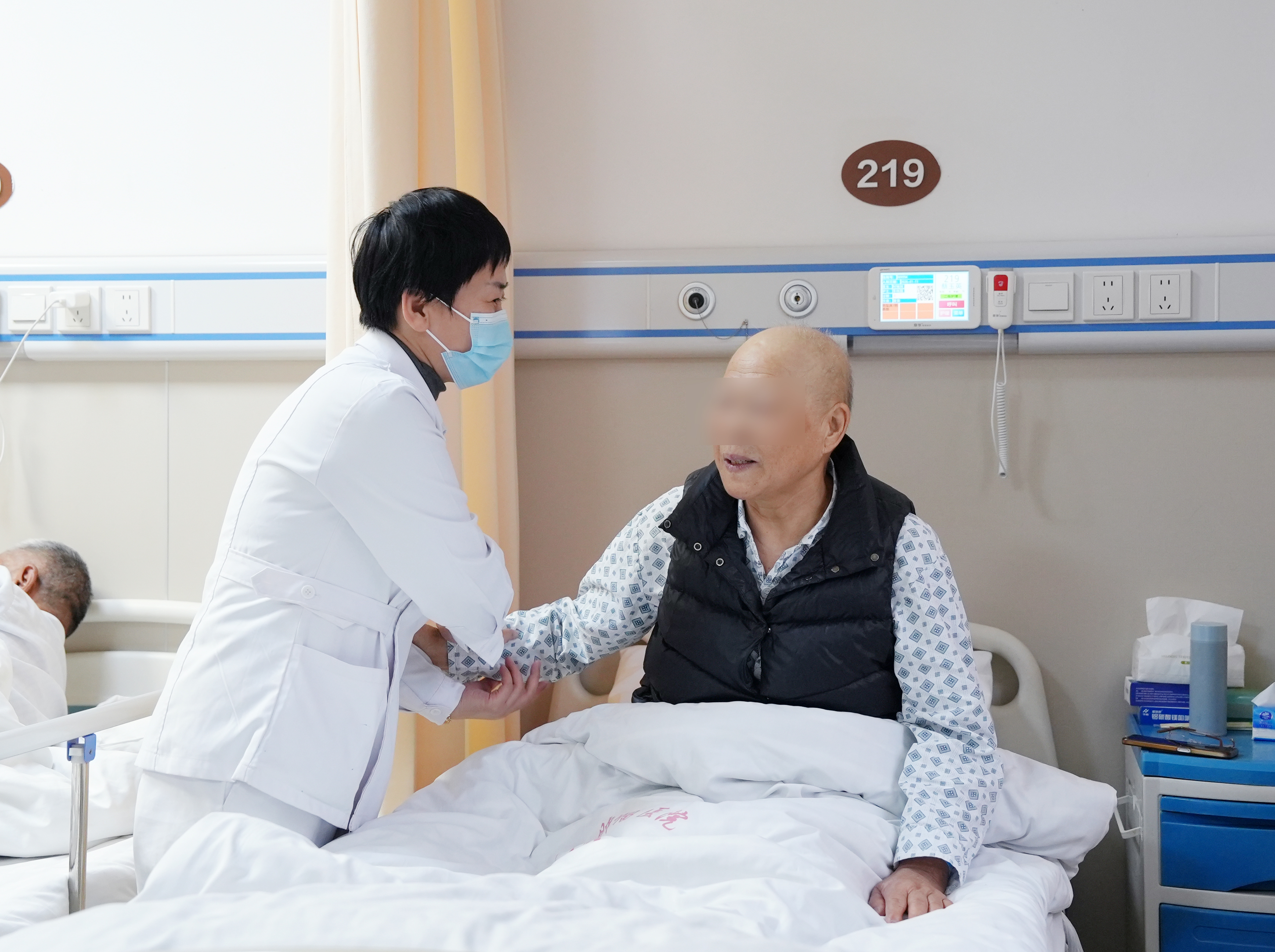 胃肠道肿瘤的早期信号与筛查：把握隐匿的警报，守护消化健康