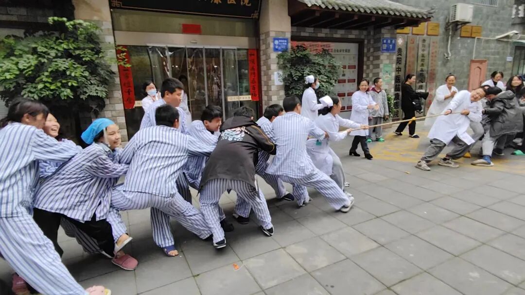 守护银龄心理健康：认知障碍与老年抑郁的家庭应对与医疗支持