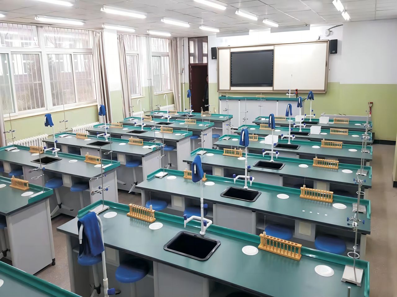 中小学实验室 学科化标准化整体建设