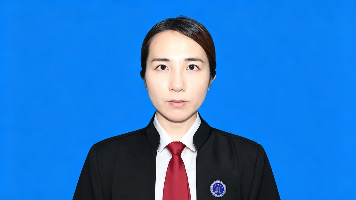  申颖 — 刑事辩护律师 | 四川满盏律师事务所
