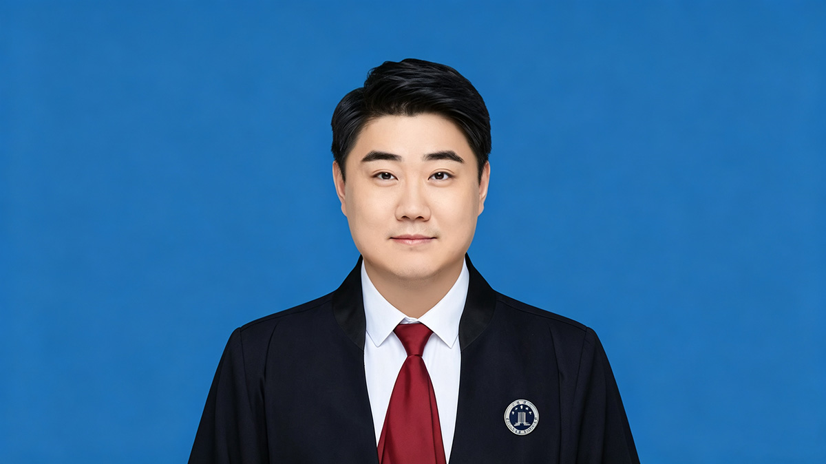 母晓耕律师 — 婚姻家事与财富传承律师 | 四川满盏律师事务所
