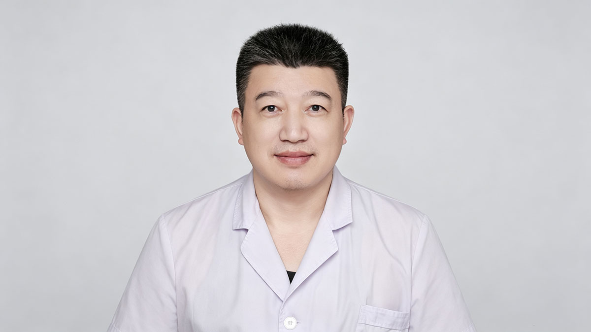 吴长春 主任医师 —— 腹腔镜里除病灶 | 微创外科护康复