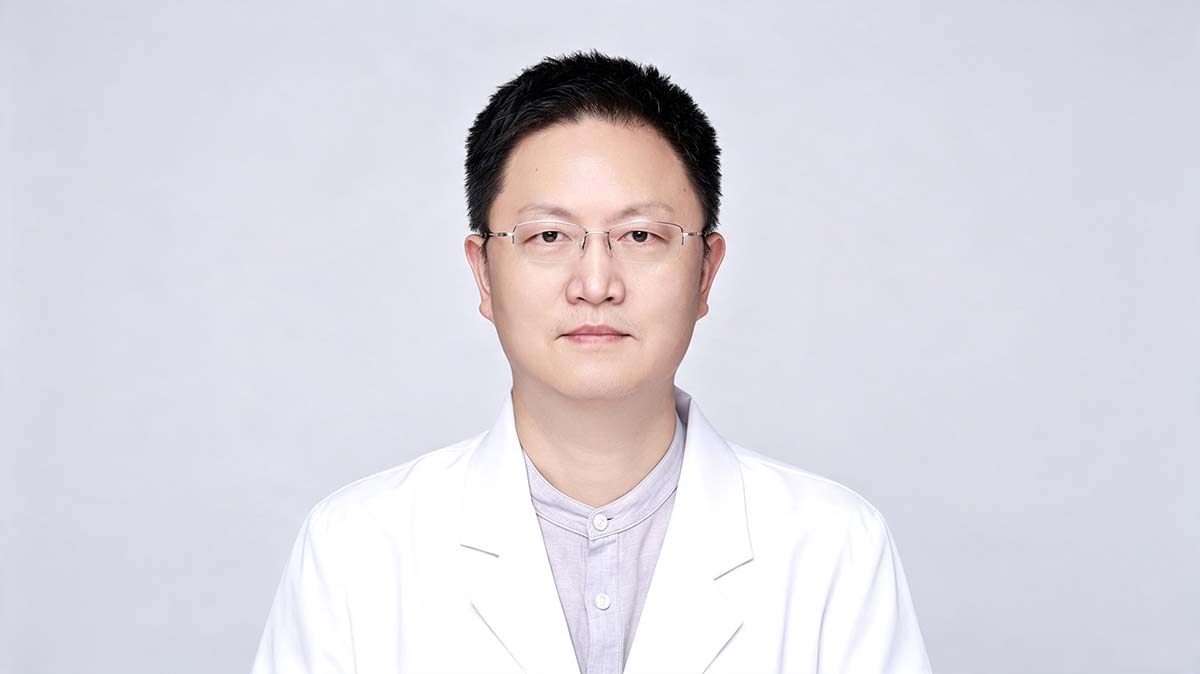 周松华 副院长/主任医师 —— 慢病管理三十载 | 医教并重护健康